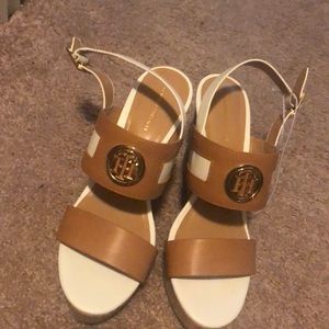 Size 10 Tommy Hilfiger